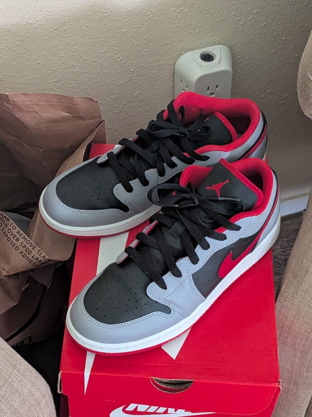 Jordan Air 1 Low in Black Fire Red Cement Grey Size 7Y 7 men 8.5 women w receipt
